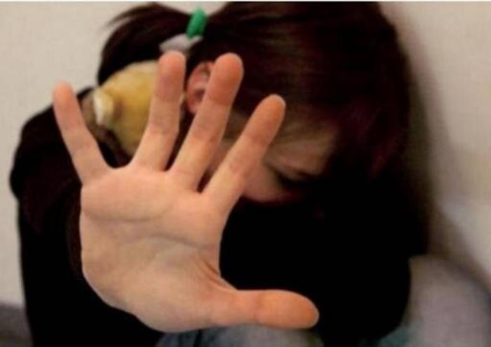 Partinico, abuse of a six-year-old girl. The family assaults the perpetrator.