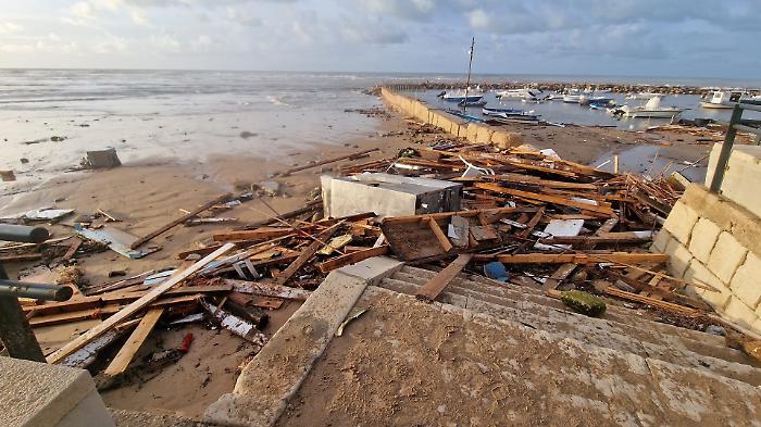 Punta Secca, the Anticaglie beach no longer exists in the Marinella of Montalbano
