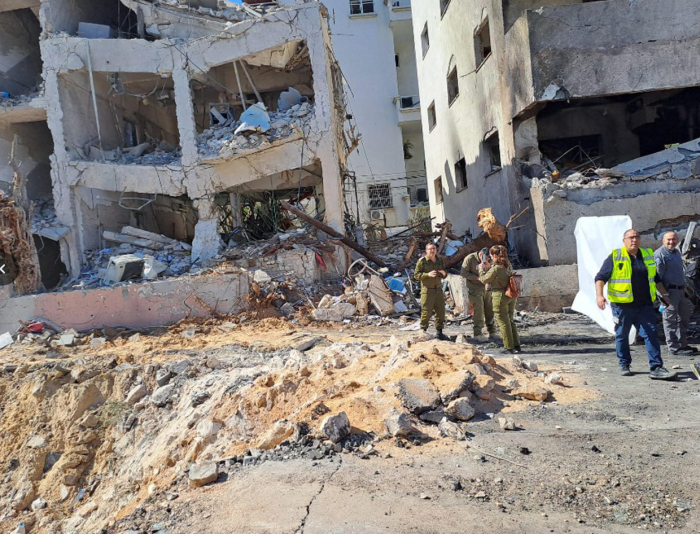 Escalation in the Middle East: Iran attacks the US base of Ali Al Salem and hits targets in Tel Aviv, Haifa, and East Jerusalem