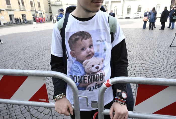 Domenico's funeral, in Nola it is the day of sorrow for the farewell to the little one of the transplant "of errors"