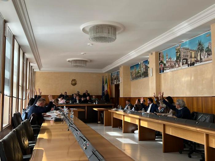 Ragusa, the Provincial Council approves the budget variation to adjust staff salaries