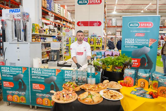 Doughs, Leavening and Trade Secrets: In Ragusa the Pizza and Pinsa Masterclass with Chef and Pizzaiolo Mario Bertino