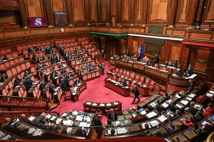 After the Chamber, the Senate also approves the majority resolution on Iran