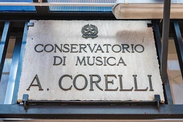 Students and professors of the Corelli Conservatory in Messina stranded in Sri Lanka: return is ready