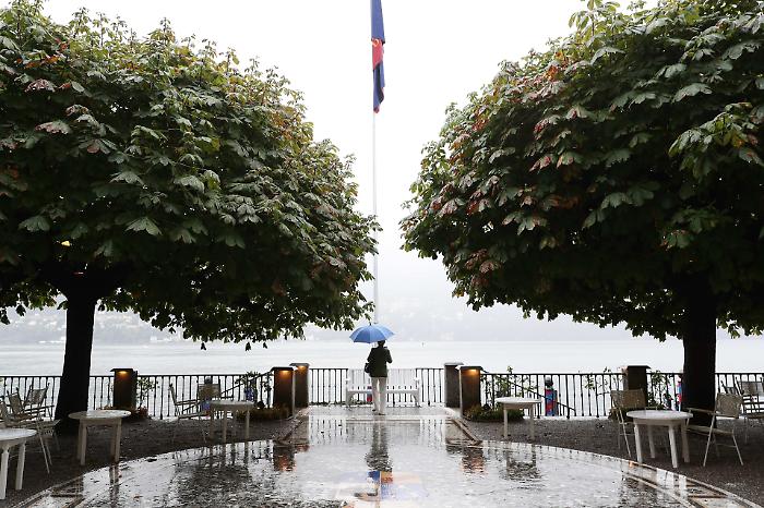 Dust from the Sahara and yellowish rains: North African vortex brings instability to Central-South