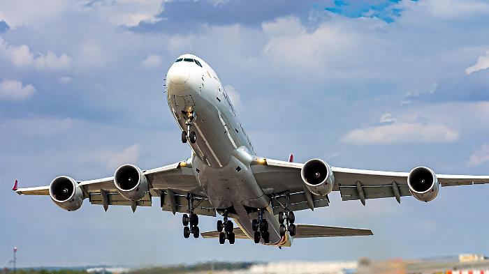 The price of flights skyrockets, airline balances under stress