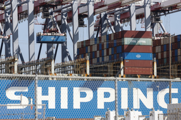 Hormuz: Teheran avverte le navi USA e israeliane. I timori per le forniture spingono l'urea a +30%