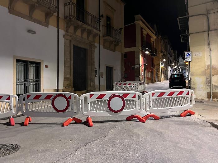 Via Pietro Gerardi still closed: tenth collapse in a few years. Traffic in turmoil in the historic center