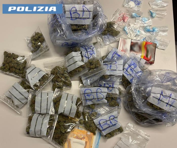 Arrested at the Central Station a drug rider: in the car with marijuana and cocaine