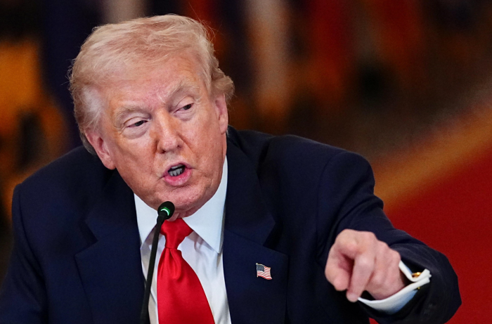 Trump's praise for Meloni: "Always tries to help". PD in an uproar: "Italians must know the truth"