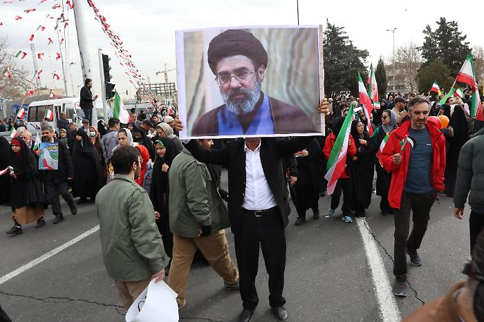 Iran chooses Mojtaba Khamenei, Trump: "Will we kill him? I won't say"