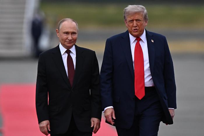 The phone call between Putin and Trump that redraws the crises in Iran and Ukraine: 'The war in the Middle East is ending'