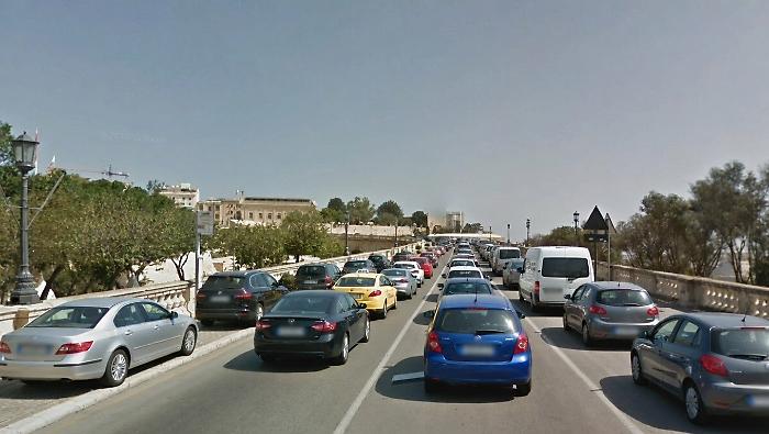 And Malta gives 25 thousand euros to young people who give up their driving license for five years: it is the anti-traffic recipe