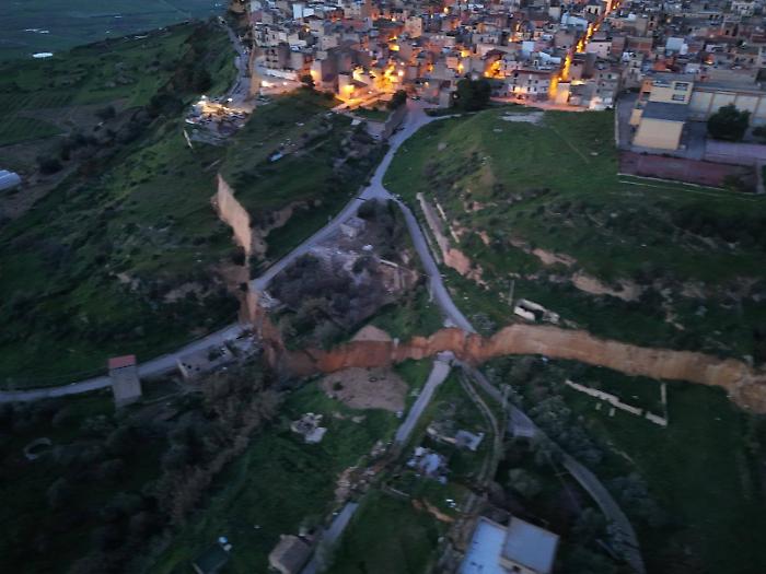 The new alarm about the landslide in Niscemi, geologists say: "It cannot be stabilized."