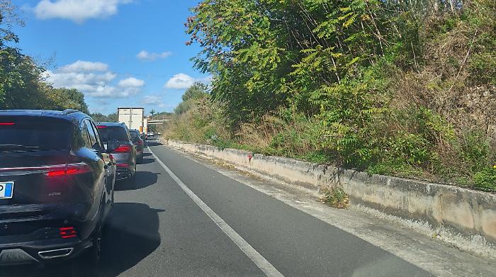 Traffic and delays on the Modica-Pozzallo, ongoing road resurfacing works