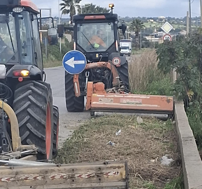 Scicli, brush clearing has begun throughout the municipal territory.