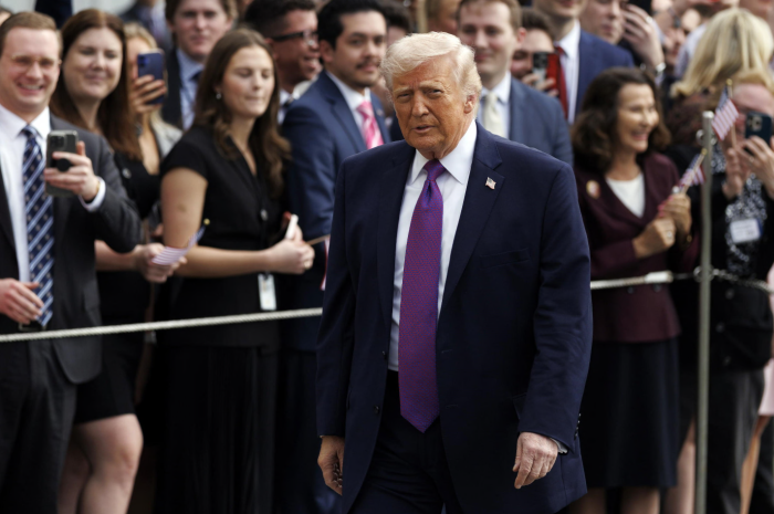 The war splits the Maga and Trump assures: "It will end soon, there's nothing left to bomb"