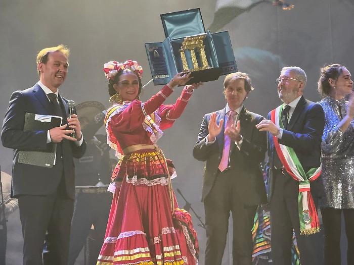 To Mexico Golden Temple and Ugo Re Capriata Award