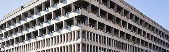 Those who look at it see a bank, but those who know how to read it find all of Sicily: the Bank of Italy in Catania.